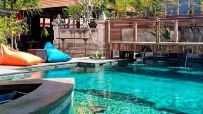 ISLAND & ACCOMMODATION pool