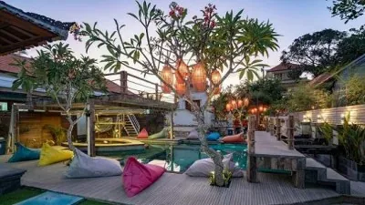 ISLAND & ACCOMMODATION lounge
